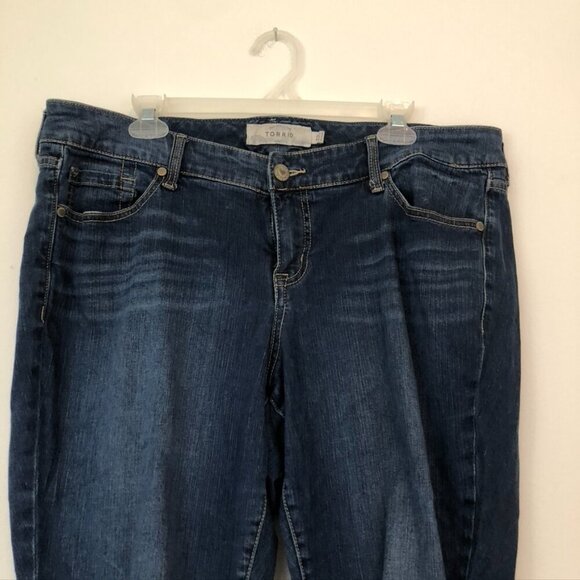 TORRID Plus Size Dark Wash Ripped Distressed Raw Hem Cropped Crop Skinny Jeans - Picture 3 of 12